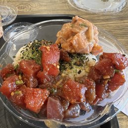 Sweet & spicy tuna, spicy garlic tuna, spicy mayo salmon Sweet & spicy tuna, spicy garlic tuna, spicy mayo salmon
