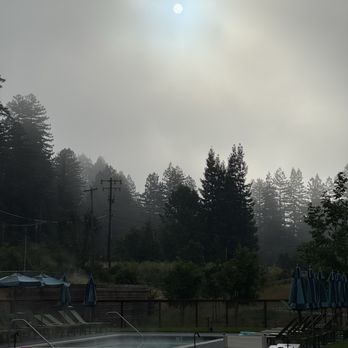 River Electric - Morning fog - Hotels Near Me - Guerneville, California River Electric - Morning fog - Hotels Near Me - Guerneville, California