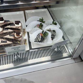 Tous Les Jours - Chocolate covered strawberries- they're huge - Bakeries Near Me - Minneapolis, Minnesota Tous Les Jours - Chocolate covered strawberries- they're huge - Bakeries Near Me - Minneapolis, Minnesota