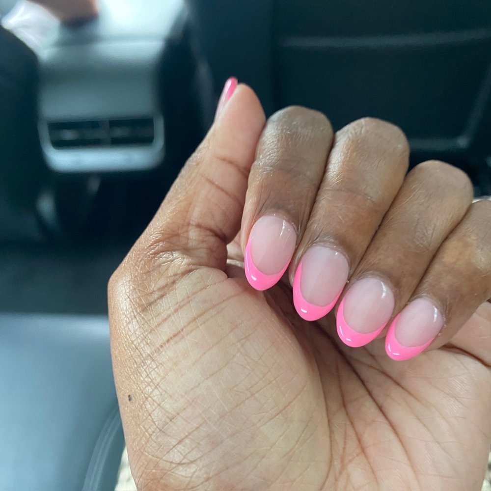 Onyx Nail Bar Dallas - The Best Nail Salon in Uptown Dallas - Powder nails - Nail Salons Near Me - Dallas, Texas