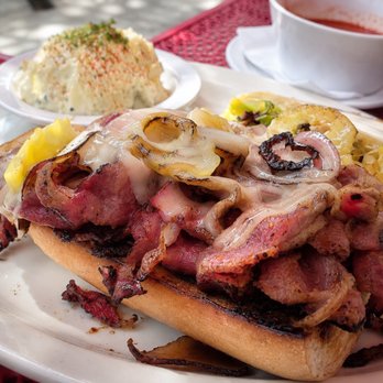 Pyrenees Cafe - Basque Near Me - Bakersfield, California