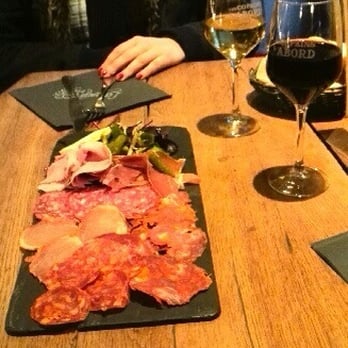 La Part des Anges - Petite Planche apéritive de charcuterie - Wine Bars Near Me - Lille, 59 La Part des Anges - Petite Planche apéritive de charcuterie - Wine Bars Near Me - Lille, 59