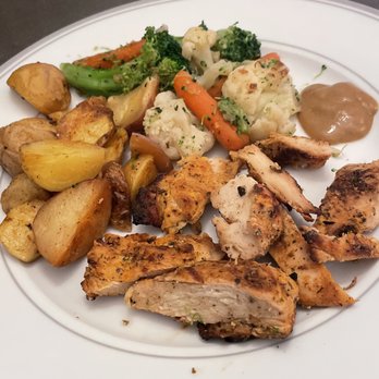 Mad Fresh Kitchen - Citrus gilled chicken with mixed vegetables and roasted red potatoes - Food Delivery Services Near Me - Tempe, Arizona Mad Fresh Kitchen - Citrus gilled chicken with mixed vegetables and roasted red potatoes - Food Delivery Services Near Me - Tempe, Arizona