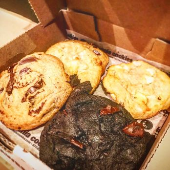 Insomnia Cookies - Desserts Near Me - New Haven, Connecticut