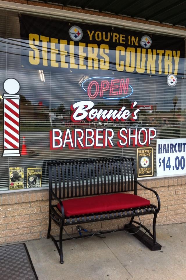 Bonnie's Barber Shop Logo