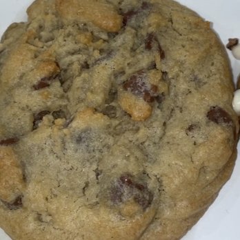 Crumbl - Yale - Bakeries Near Me - Houston, Texas