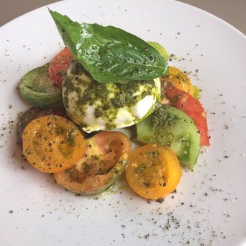 Le Verbalon - Tomates à l'ancienne. Pistou. Burata cheese. Verbalon #verbalon #vegetable #vegetables #legumes #paris13 - French Near Me - Paris, 75 Le Verbalon - Tomates à l'ancienne. Pistou. Burata cheese. Verbalon #verbalon #vegetable #vegetables #legumes #paris13 - French Near Me - Paris, 75