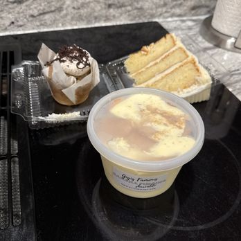 Avl Cake Lady - Banana pudding, cookies & cream cupcake, and lemon velvet cake. - Cupcakes Near Me - Asheville, North Carolina