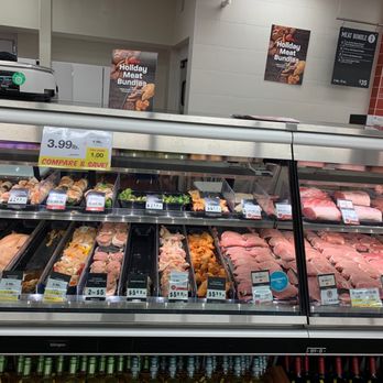 Hy-Vee Market Grille - Meat Department - Bars Near Me - West Des Moines, Iowa Hy-Vee Market Grille - Meat Department - Bars Near Me - West Des Moines, Iowa