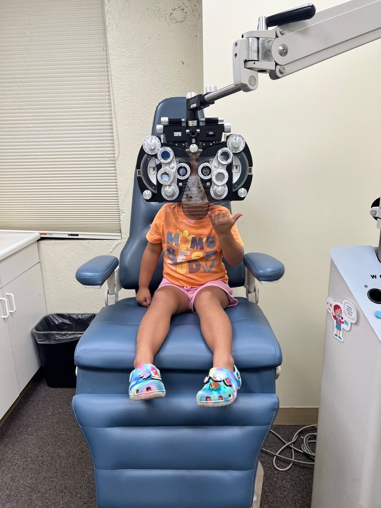 FAMILY VISION CARE Updated August 2024 18 Photos & 71 Reviews 563