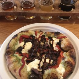 Pesto ricotta pizza....tasty! Pesto ricotta pizza....tasty!