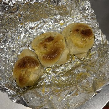 Avent ferry pizza - Garlic knots - Pizza Near Me - Raleigh, North Carolina