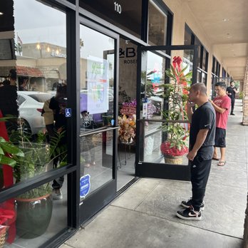 R&B Tea - Entrance - Bubble Tea Near Me - Rosemead, California R&B Tea - Entrance - Bubble Tea Near Me - Rosemead, California