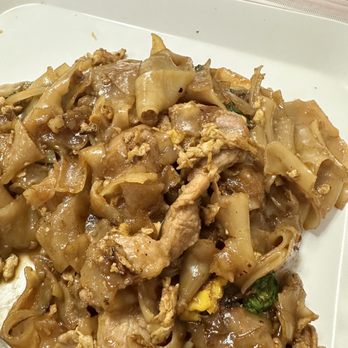 Herb and Spice Thai Cuisine - Pad See U Lunch Special - Thai Near Me - Simi Valley, California Herb and Spice Thai Cuisine - Pad See U Lunch Special - Thai Near Me - Simi Valley, California