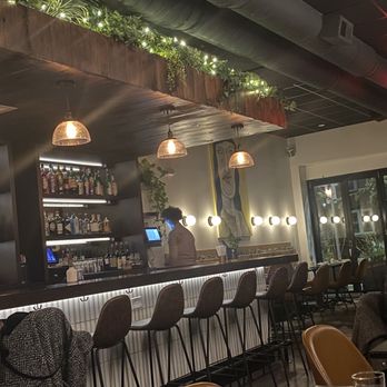 Season to Taste - Interior - New American Near Me - Cambridge, Massachusetts