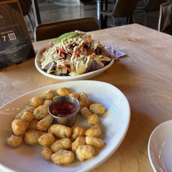 Shelter Distilling - Cheese curds & nachos - Distilleries Near Me - Mammoth Lakes, California