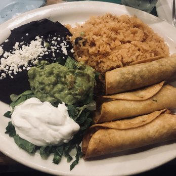 Enrique's Mexican Restaurant - Trio de Tacquitos combination: beef, chicken, and potato - Mexican Near Me - Long Beach, California