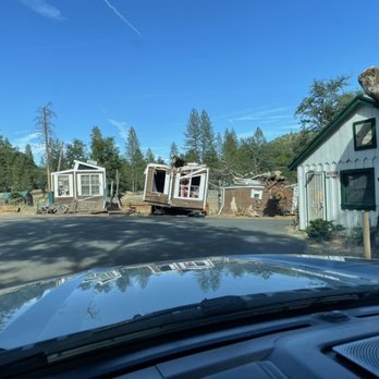 Yosemite Ridge Resort - Cabins damaged by tree - Resorts Near Me - Groveland, California Yosemite Ridge Resort - Cabins damaged by tree - Resorts Near Me - Groveland, California