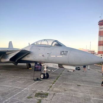 Pearl Harbor Aviation Museum - F-14 - Museums Near Me - Honolulu, Hawaii