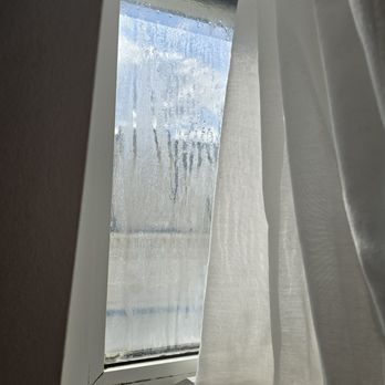 Corus Hotel Hyde Park - Damp and mould, no visibility and wouldn't open! - Hotels Near Me - London, XGL