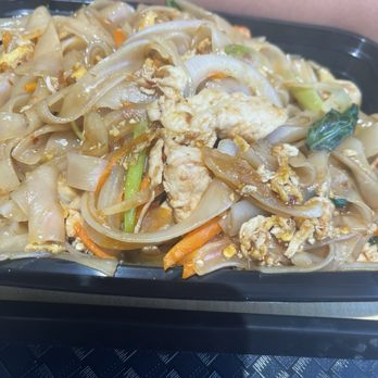 Azami Express - 3. Chicken Drunken Noodles - Ramen Near Me - Winterville, North Carolina