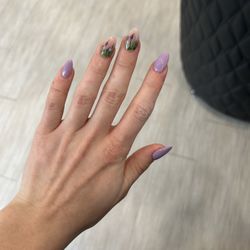 Shining Nails & Spa