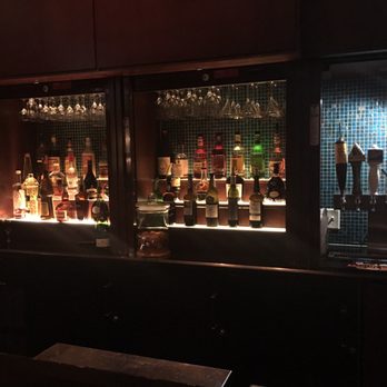 Hyatt Regency Boston Harbor - Bar area. - Hotels Near Me - Boston, Massachusetts