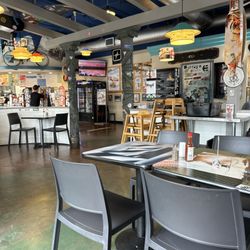 Wahoo's - Inside