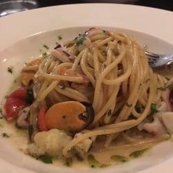 Mura Mura - Spaghetti and mussels with potato cream. Yummy!