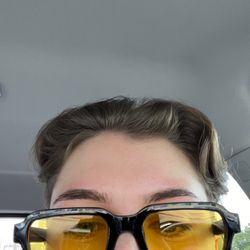 Eyebrow threading by Siri