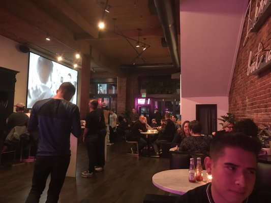 Queer/Bar by null