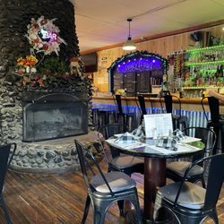 Stoneyfront Bar & Grill - Hearth and bar