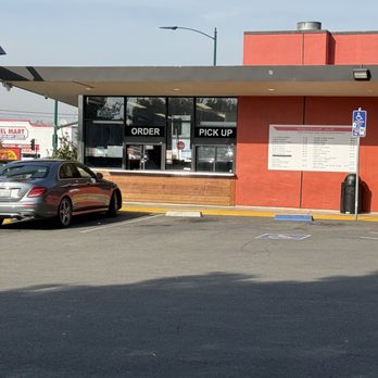 1/4 LB Giant Burger - Another customer waiting the be service - Burgers Near Me - Hayward, California