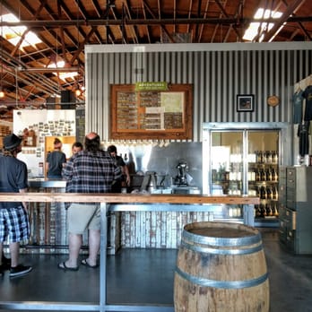 Fieldwork Brewing Co. - Breweries Near Me - Berkeley, California