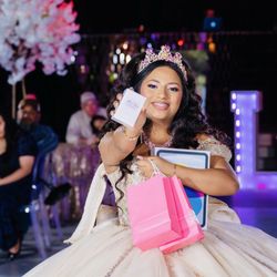 Iram's Reception Hall - Regalo sorpresa