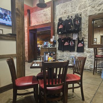 Poor Red's Bar-B-Q - Barbeque Near Me - El Dorado, California