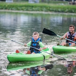 Kalamazoo Resort - Campers kayaking at the Kalamazoo Resort