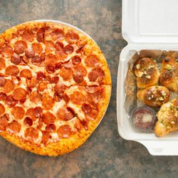 The Pizzeria - Pepperoni Lovers & Garlic Knots
