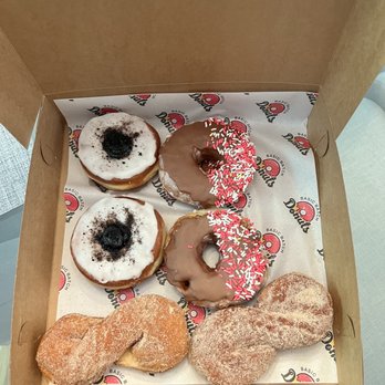Basic Batch Donuts - Oreo cream are the best! Chocolate and sprinkles frosting! Cinnamon twists are my favorite! - Donuts Near Me - Milford, Massachusetts Basic Batch Donuts - Oreo cream are the best! Chocolate and sprinkles frosting! Cinnamon twists are my favorite! - Donuts Near Me - Milford, Massachusetts