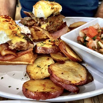 @ The Diner - The Benedict of waffle add steak and pico de Gallo - Breakfast & Brunch Near Me - Orlando, Florida @ The Diner - The Benedict of waffle add steak and pico de Gallo - Breakfast & Brunch Near Me - Orlando, Florida