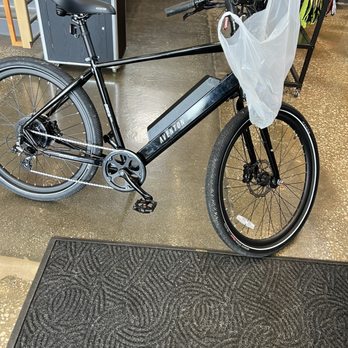 ERIK'S - Bike Board Ski - Bikes Near Me - Oak Brook, Illinois