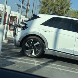 This Hyundai made it terrible for me to charge my Tesla. Now this car is taking up for two charging spots. This Hyundai made it terrible for me to charge my Tesla. Now this car is taking up for two charging spots.