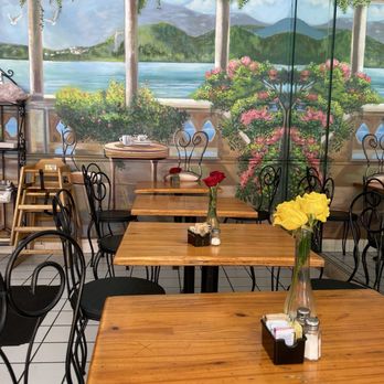 Beverliz Cafe - Inside - American Near Me - Beverly Hills, California