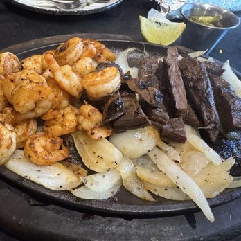 Cyclone Anayas Tex Mex Kitchen - Medium fajita Combo Fajitas - Mexican Near Me - The Woodlands, Texas Cyclone Anayas Tex Mex Kitchen - Medium fajita Combo Fajitas - Mexican Near Me - The Woodlands, Texas