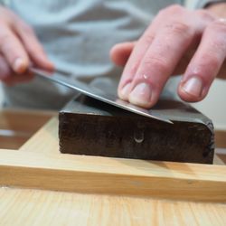 Strata - Our world-class quality natural and synthetic stones allow quality knives to take very low edge angles.