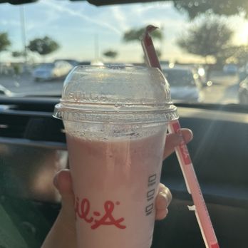 Chick-fil-A - drink doesn't look completely full. - Fast Food Near Me - Queen Creek, Arizona Chick-fil-A - drink doesn't look completely full. - Fast Food Near Me - Queen Creek, Arizona