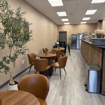Honey's Cafe - Seating - Coffee & Tea Near Me - Riverside, Rhode Island