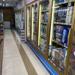 JM Market and Deli - Aisle