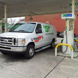 BP Station - Filling up a U-Haul.