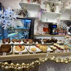 Vanilla Bean Bakeshop - Bake shop display and pay counter